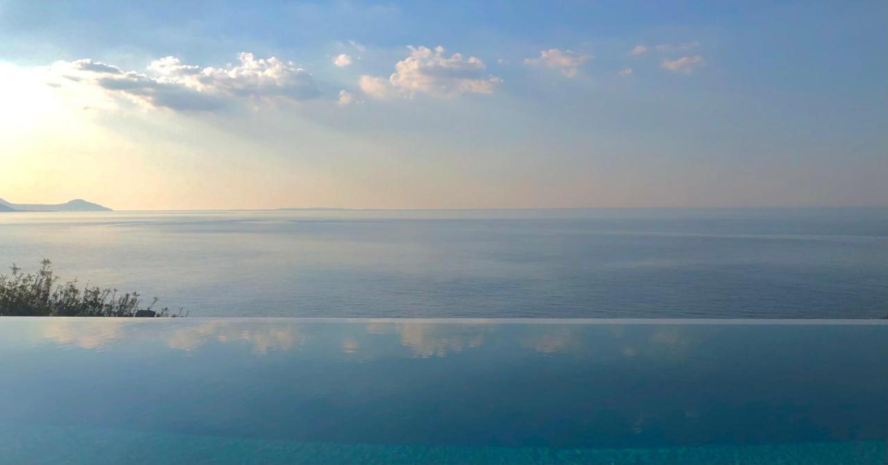 Kuro Beach House - Oceanfront Luxury & 25M Pool Achlia المظهر الخارجي الصورة