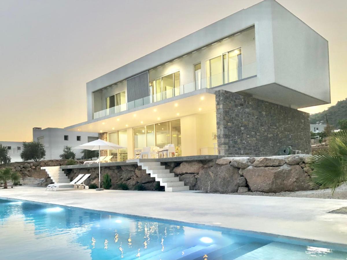 Kuro Beach House - Oceanfront Luxury & 25M Pool Achlia المظهر الخارجي الصورة