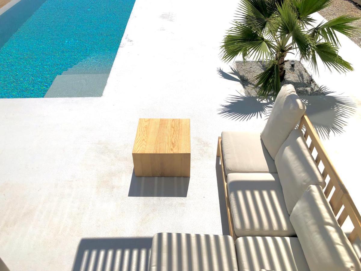 Kuro Beach House - Oceanfront Luxury & 25M Pool Achlia المظهر الخارجي الصورة
